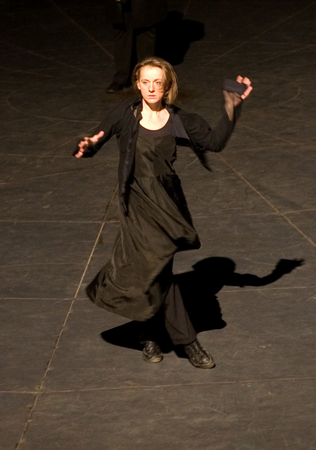 Zarathustras Schatten - Tanz Musik Theater nach Friedrich Nietzsche
in der Marienkirche in Duisburgs Altstadt
mit der Premiere am 10. März 2023 um 19:30 Uhr (AUSVERKAUFT)
und einer weiteren Vorstellung am 11. März 2023 um 19:30 Uhr